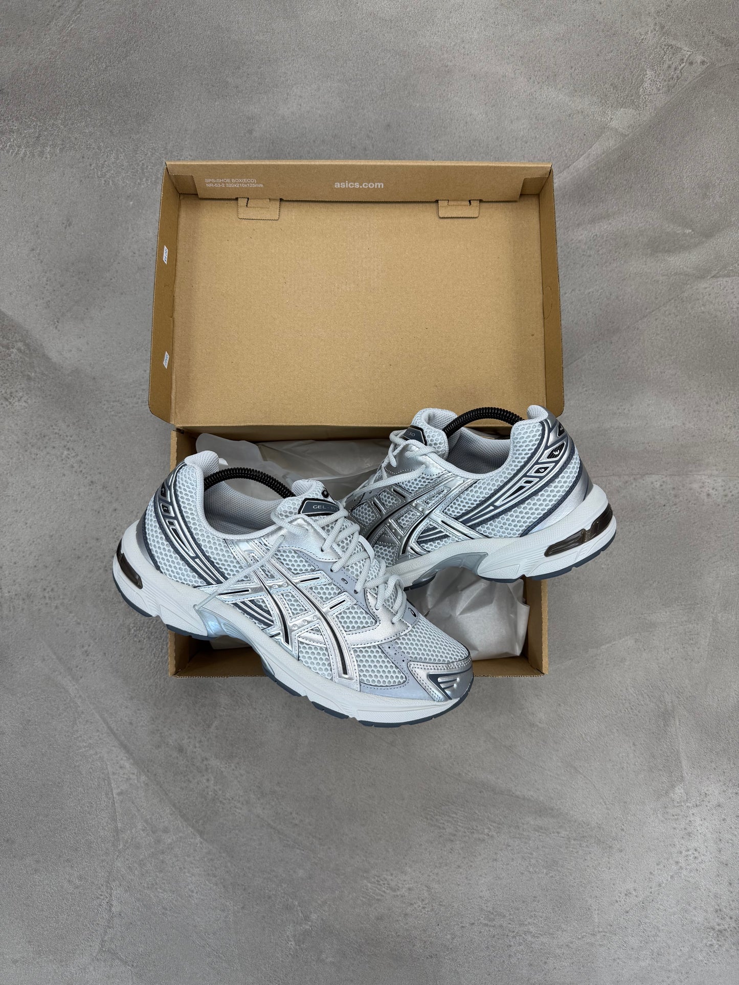 Nike P6000 White/Grey