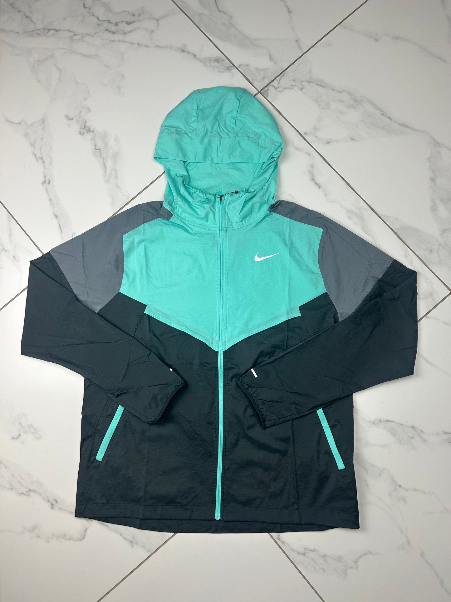 Nike Mint UV Windrunner