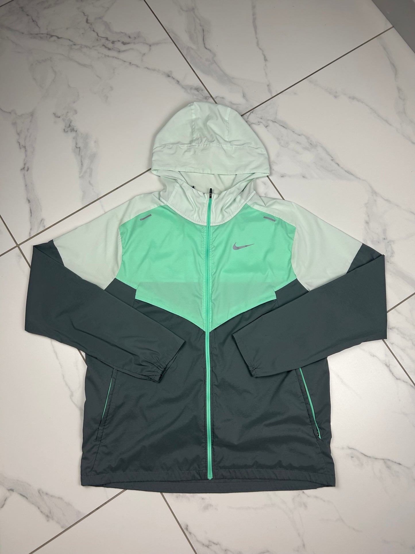 Nike UV Windrunner “Mint/Grey”