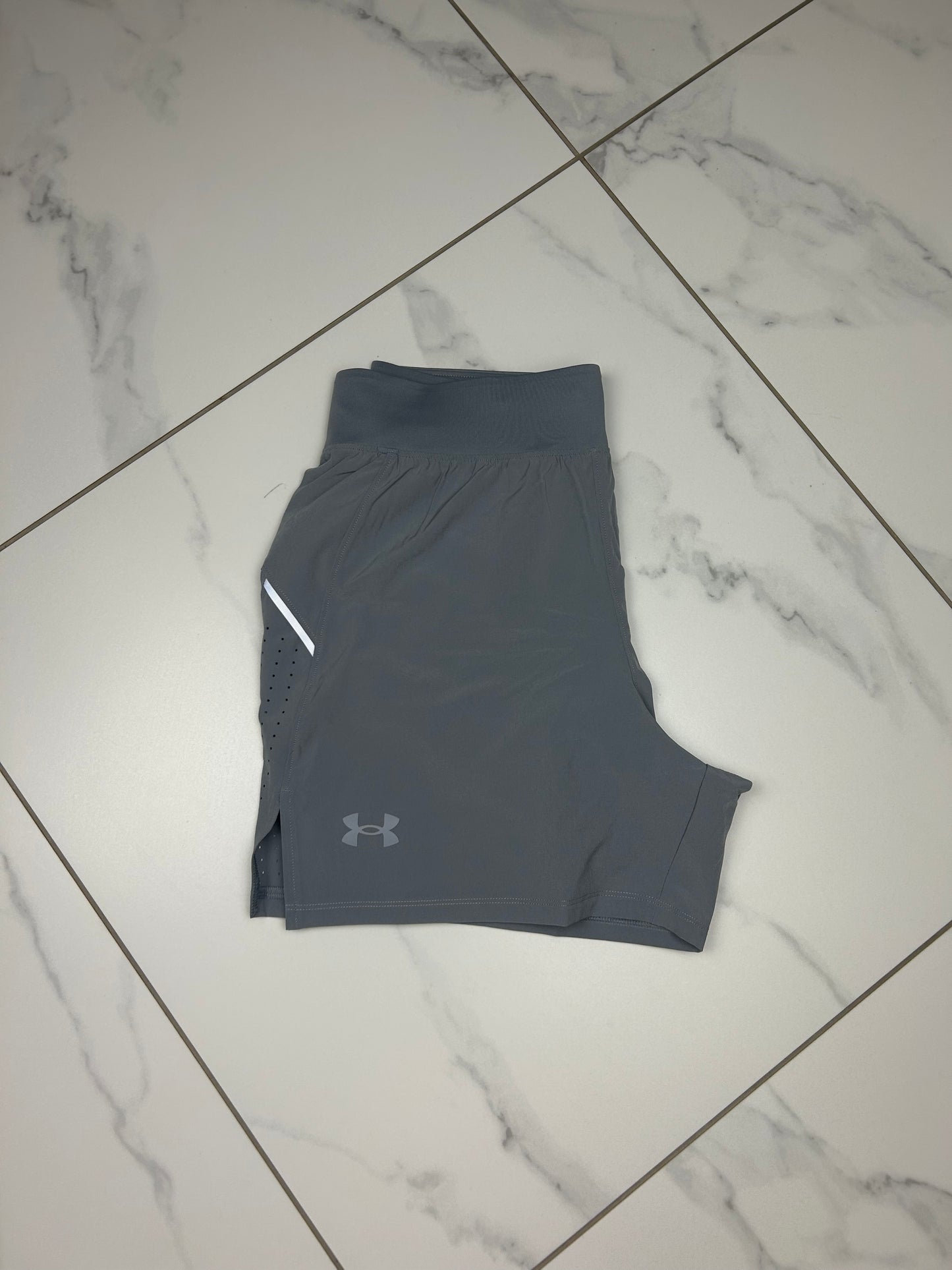 Under Armour Launch 5” Shorts “Grey”