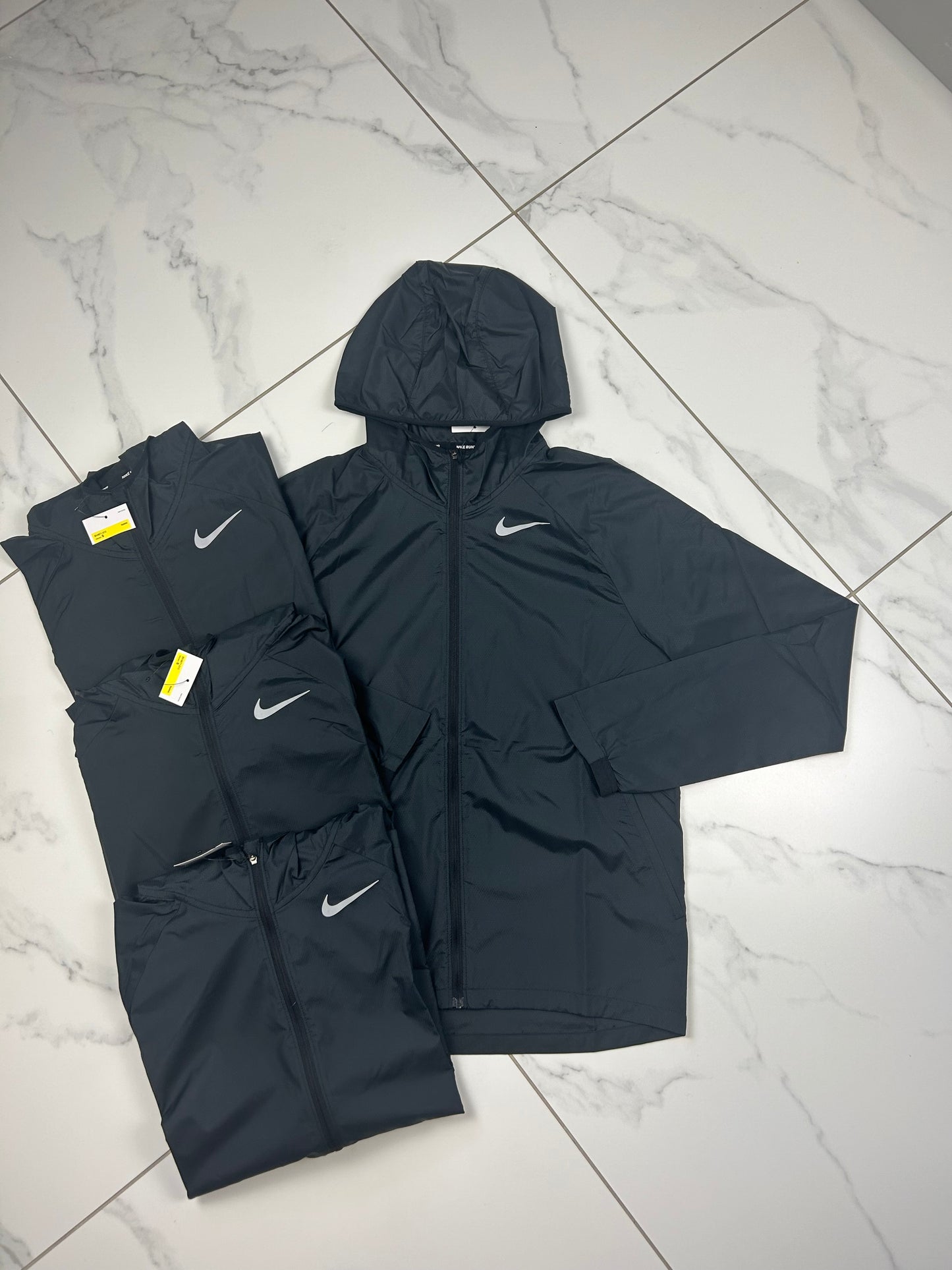 Nike Essentials Windrunner “Black”