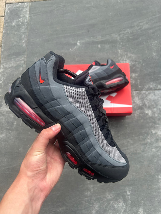Nike Air Max 95 Crimson Fog