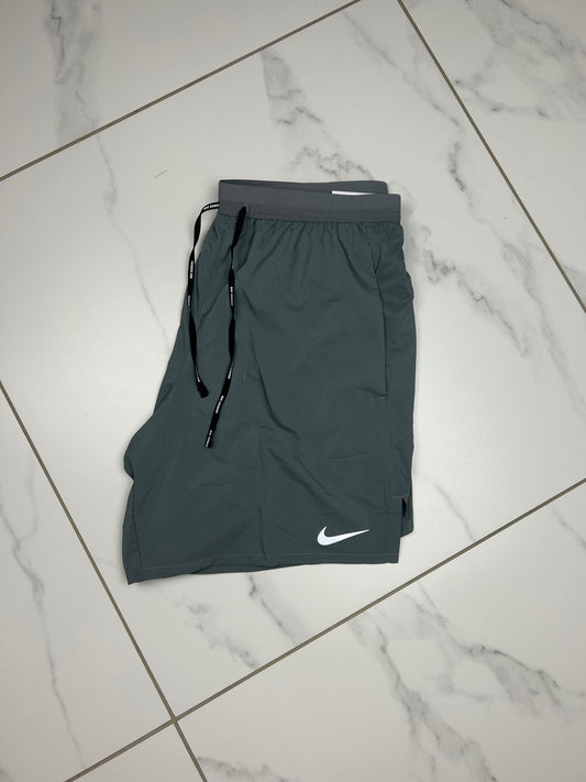 Nike Flex Stride Shorts 7” “Grey”